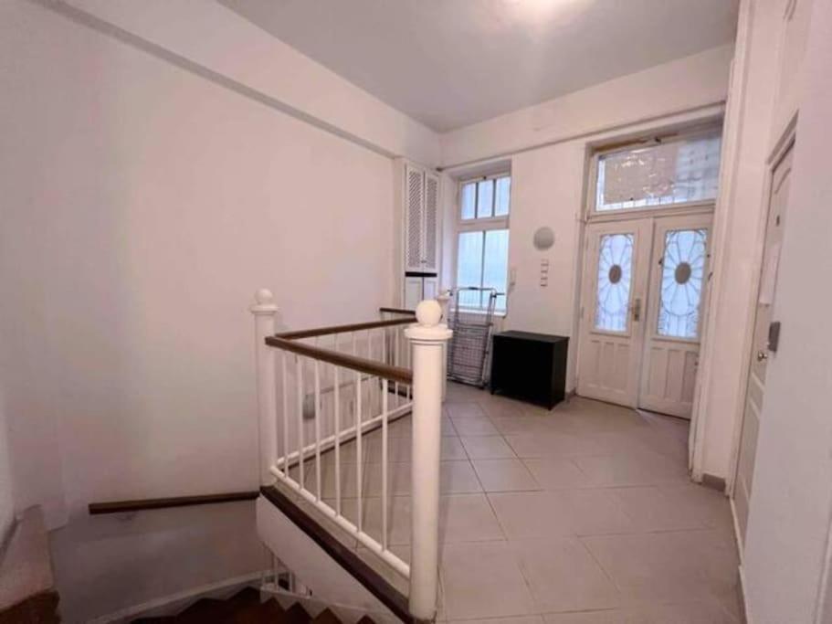 A13 Parliament Sunflower Cozy Budapešť